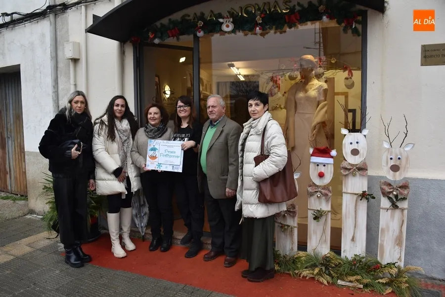 Foto 4 - Larga ruta, con rosc&oacute;n incluido, para entregar los 2.000&euro; de premios del Concurso de Decoraci&oacute;n