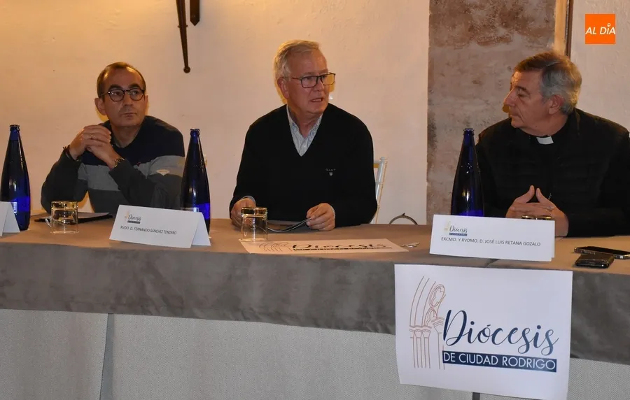 Foto 5 - La Di&oacute;cesis festeja el 25&ordm; Aniversario de su Hoja con un n&uacute;mero especial y nuevo logo diocesano
