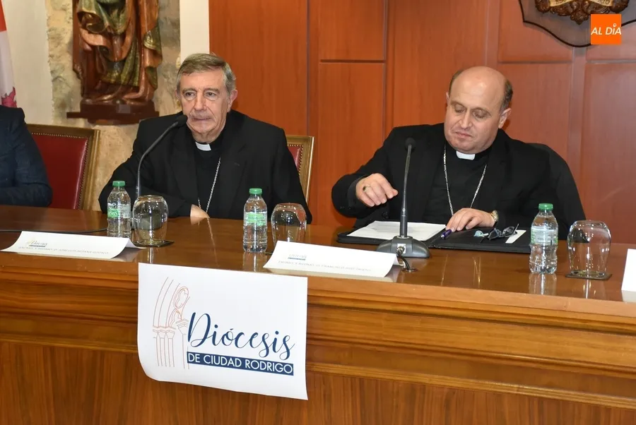 Foto 7 - La Di&oacute;cesis festeja el 25&ordm; Aniversario de su Hoja con un n&uacute;mero especial y nuevo logo diocesano