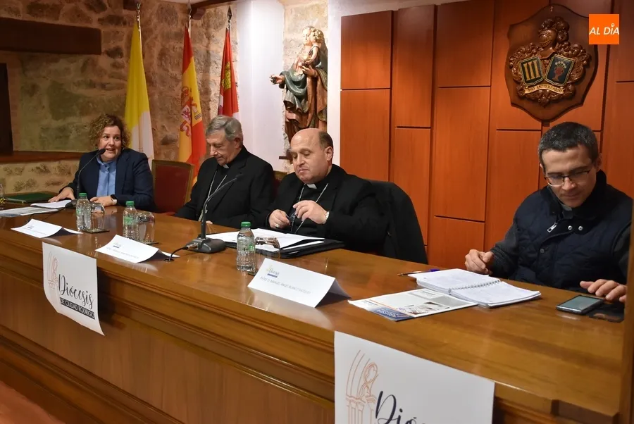 Foto 11 - La Di&oacute;cesis festeja el 25&ordm; Aniversario de su Hoja con un n&uacute;mero especial y nuevo logo diocesano