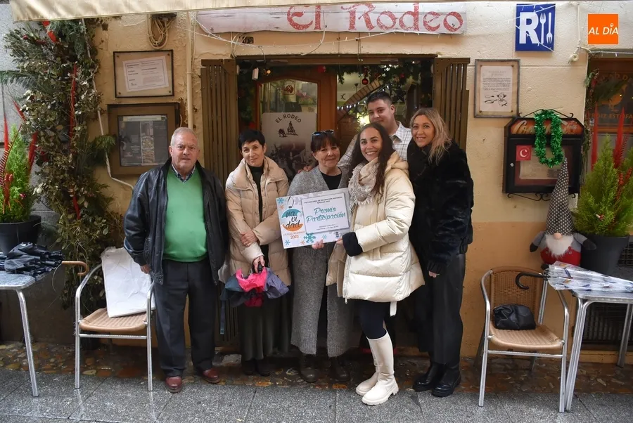Foto 11 - Larga ruta, con rosc&oacute;n incluido, para entregar los 2.000&euro; de premios del Concurso de Decoraci&oacute;n