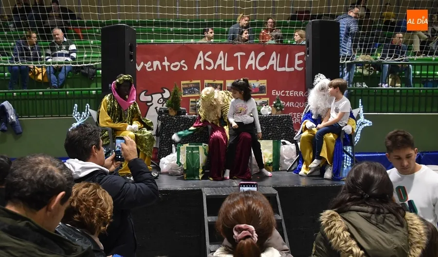 Foto 4 - Navilandia vive su d&iacute;a m&aacute;s concurrido con la recepci&oacute;n a los Reyes Magos