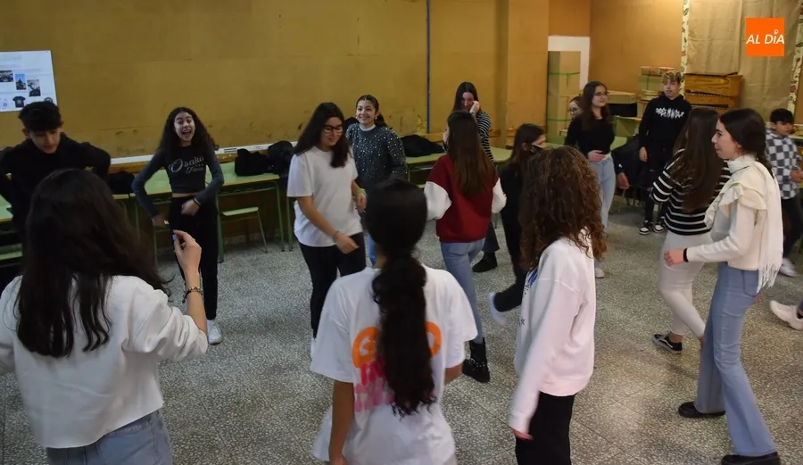 Foto 7 - El IES Fray Diego recupera 4 a&ntilde;os despu&eacute;s la cita culinaria de su festivo D&iacute;a de la Convivencia