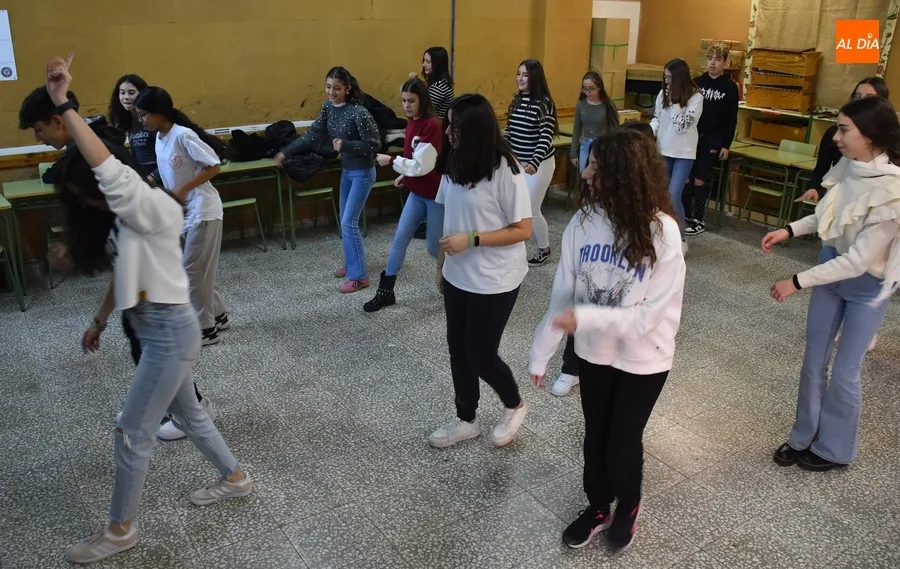 Foto 10 - El IES Fray Diego recupera 4 a&ntilde;os despu&eacute;s la cita culinaria de su festivo D&iacute;a de la Convivencia