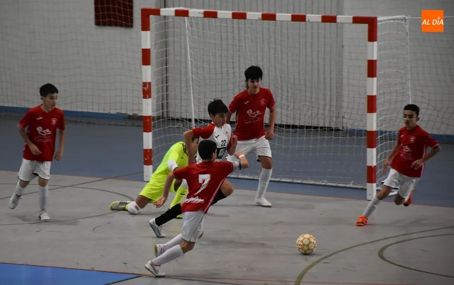 Foto 7 - El III Infantil estrena con una rotunda goleada el a&ntilde;o deportivo de los equipos mirobrigenses