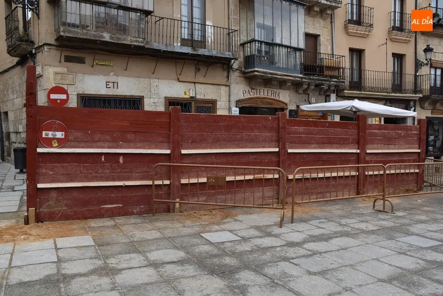 Foto 5 - Las barreras asoman por la Plaza cinco meses y medio despu&eacute;s de la &uacute;ltima vez
