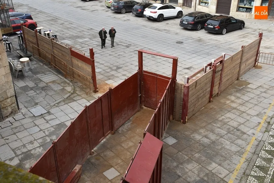 Foto 7 - Las barreras asoman por la Plaza cinco meses y medio despu&eacute;s de la &uacute;ltima vez