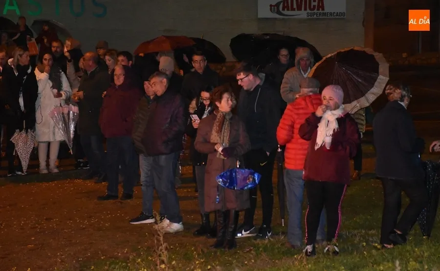 Foto 8 - San Andr&eacute;s disfruta de su hoguera de San Ant&oacute;n pese a las complicadas condiciones meteorol&oacute;gicas