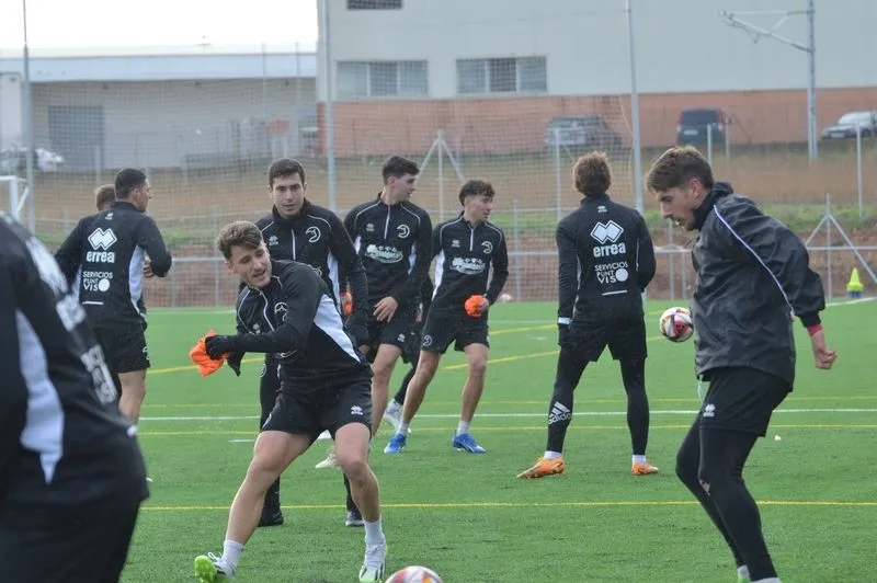 Foto 16 - Unionistas ensaya los penaltis en el &uacute;ltimo entrenamiento antes del Bar&ccedil;a