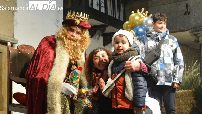 Foto 6 - Los Reyes Magos reciben una gran acogida en Lumbrales