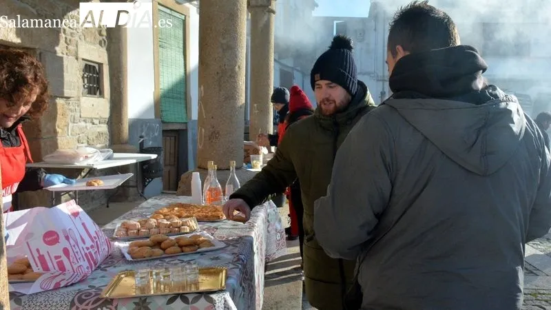 Foto 9 - Lumbrales revive la Matanza Tradicional con un gran ambiente festivo