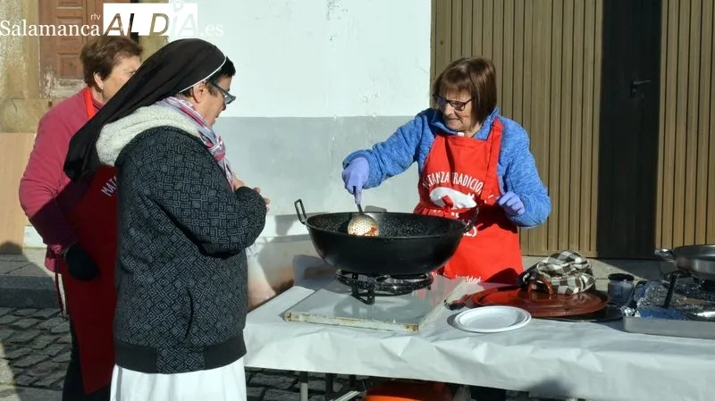 Foto 8 - Lumbrales revive la Matanza Tradicional con un gran ambiente festivo