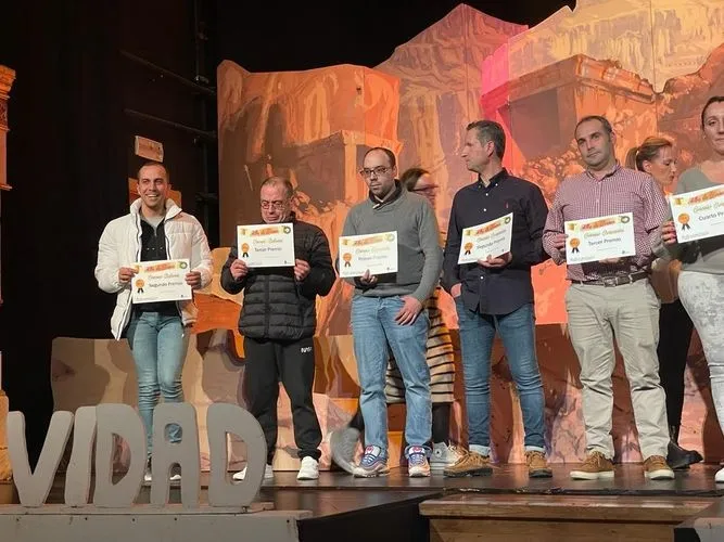 Foto 3 - Entregados los premios de los concursos navide&ntilde;os de Alba de Tormes