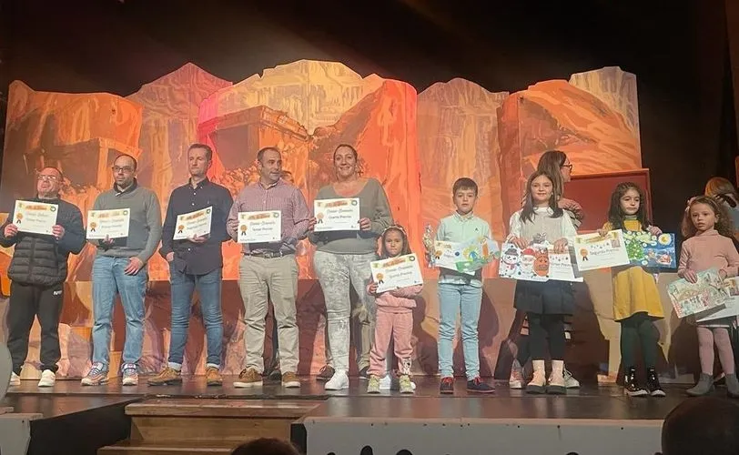 Foto 2 - Entregados los premios de los concursos navide&ntilde;os de Alba de Tormes