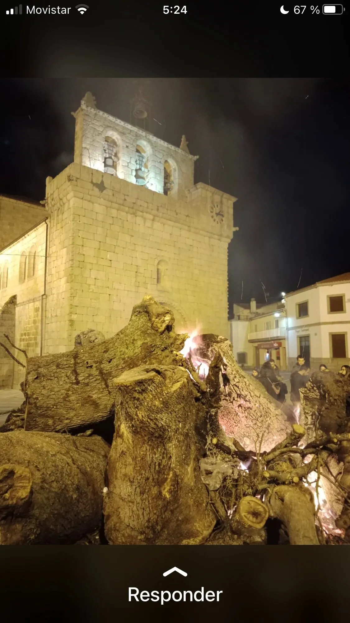 Foto 3 - Villavieja despide el a&ntilde;o con la hoguera de quintos