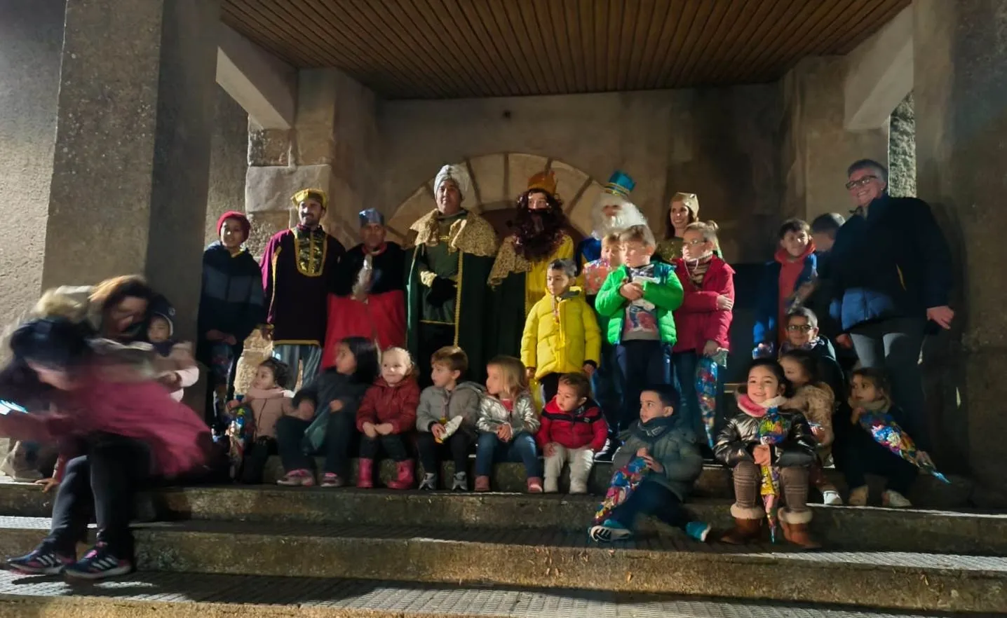 Foto 8 - Los Magos adelantan su paso por El Sah&uacute;go