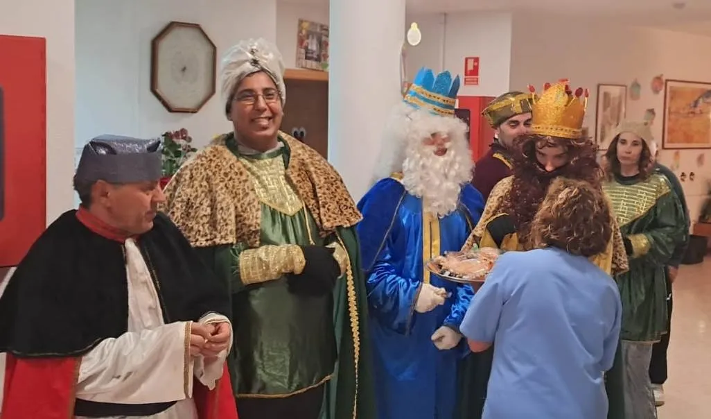 Foto 2 - Los Magos adelantan su paso por El Sah&uacute;go