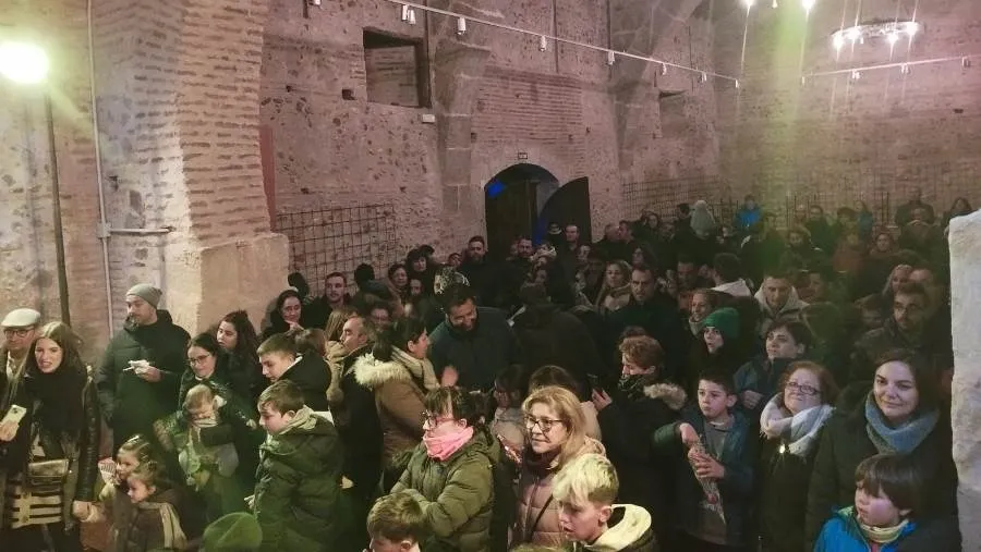Foto 3 - Los j&oacute;venes lideran la animad&iacute;sima Cabalgata de Sancti-Sp&iacute;ritus