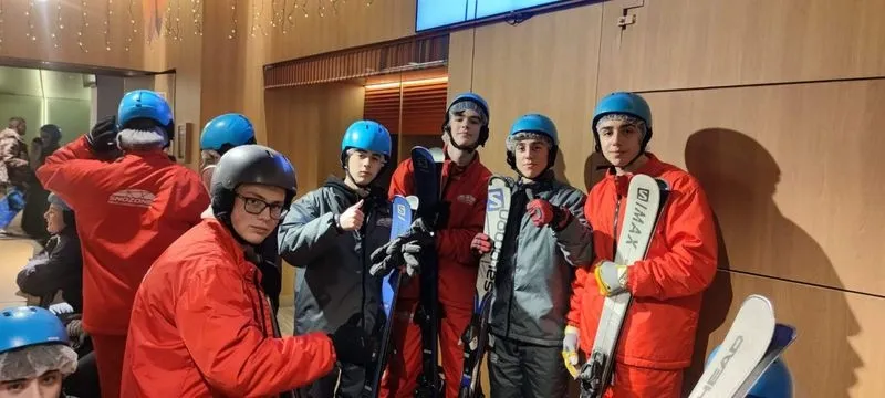 Foto 6 - Los alumnos de 4&ordm; de la ESO del colegio San Juan Bosco disfrutan en Madrid