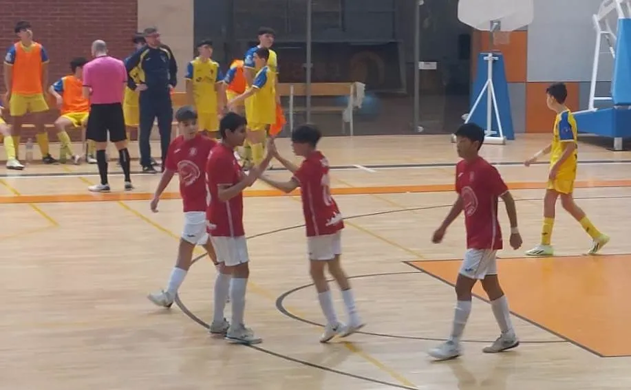 Foto 2 - El Cadete B del III Columnas se impone con holgura en Carbajosa de la Sagrada