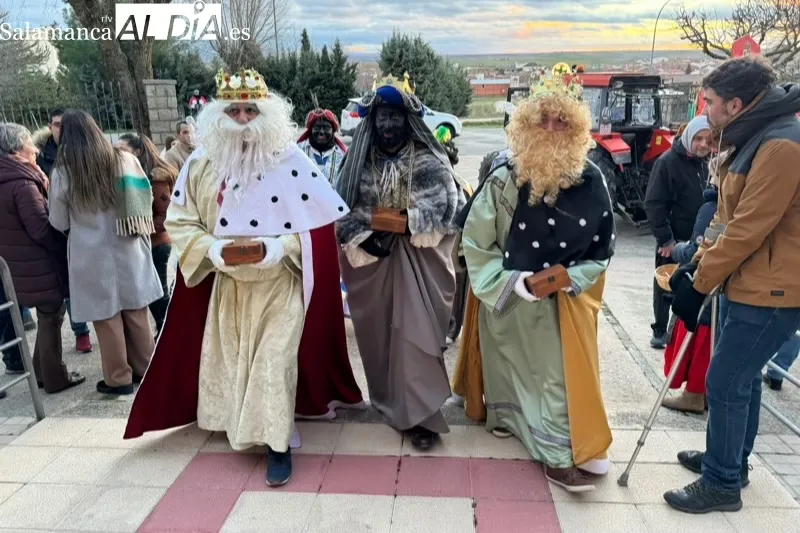 Los Reyes Magos protagonizaban su tradicional Cabalgata en Macotera