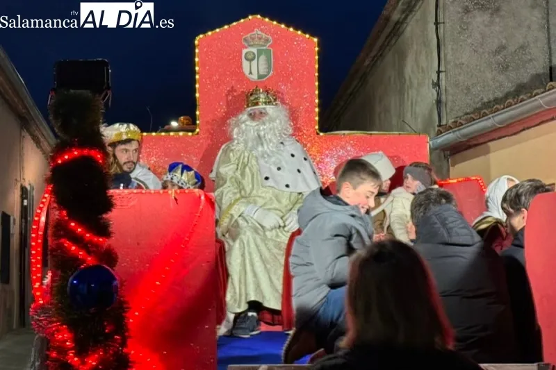 Los Reyes Magos protagonizaban su tradicional Cabalgata en Macotera