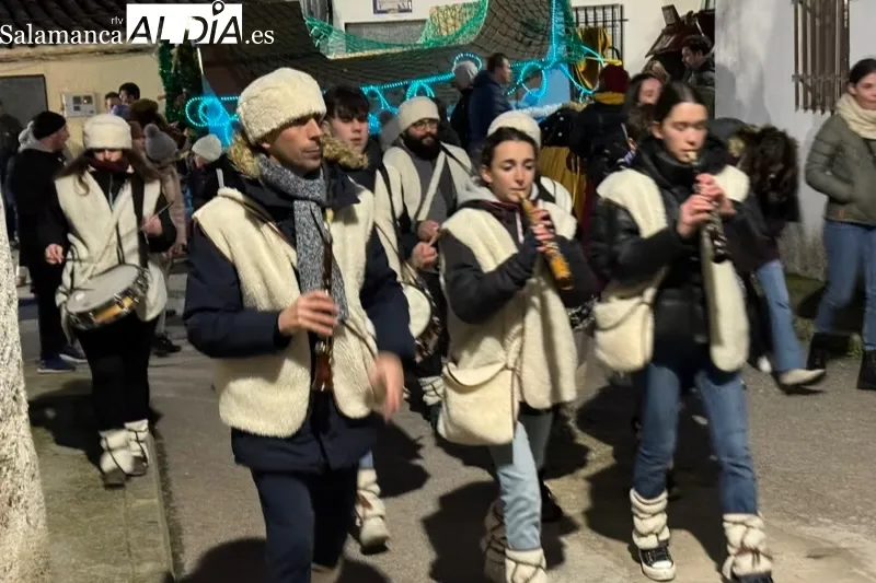 Los Reyes Magos protagonizaban su tradicional Cabalgata en Macotera