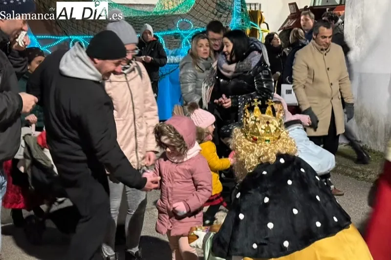Los Reyes Magos protagonizaban su tradicional Cabalgata en Macotera