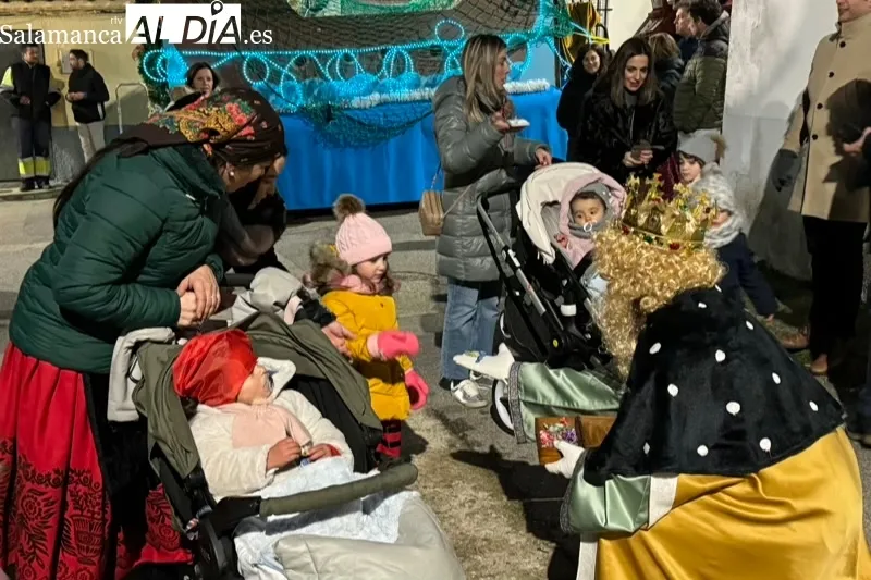 Los Reyes Magos protagonizaban su tradicional Cabalgata en Macotera