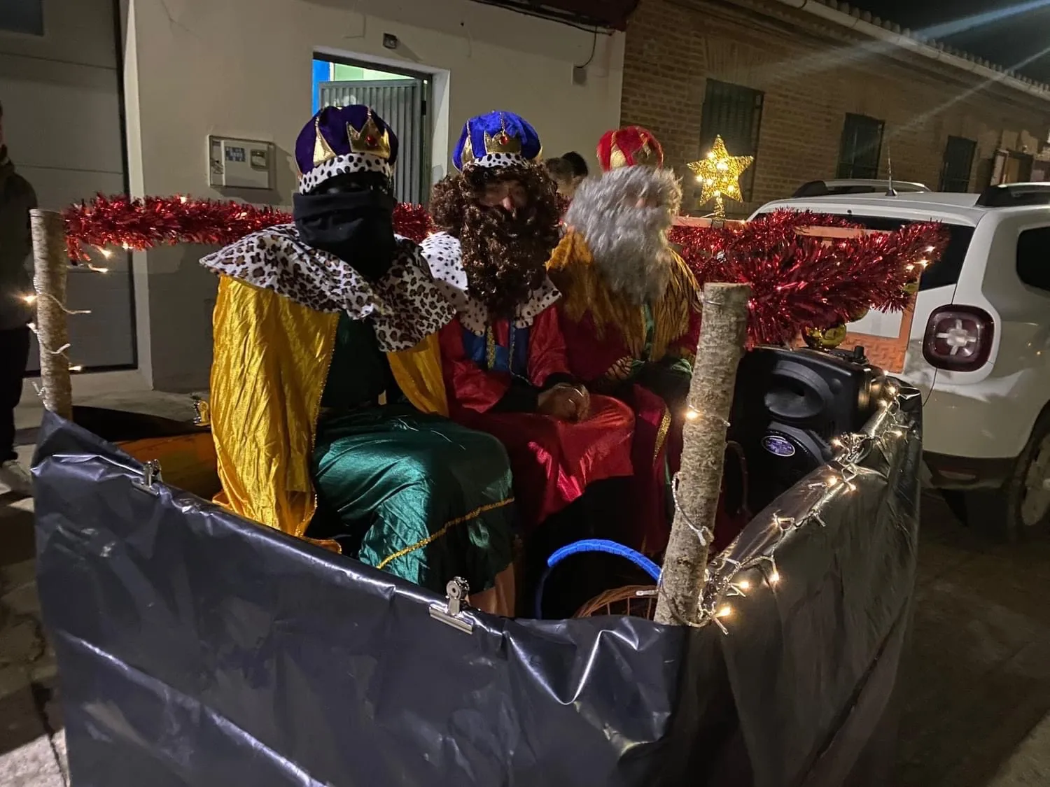 Foto 5 - Los Reyes Magos llenan de ilusi&oacute;n la comarca