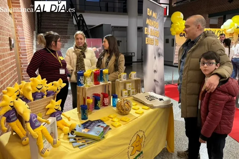 Peñaranda se ha volcado este sábado con la gala solidaria en favor de AERSCYL