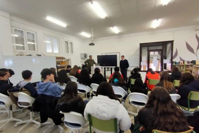 Tomas Hijo ofrecía una taller en el IES Germán Sánchez Ruipérez