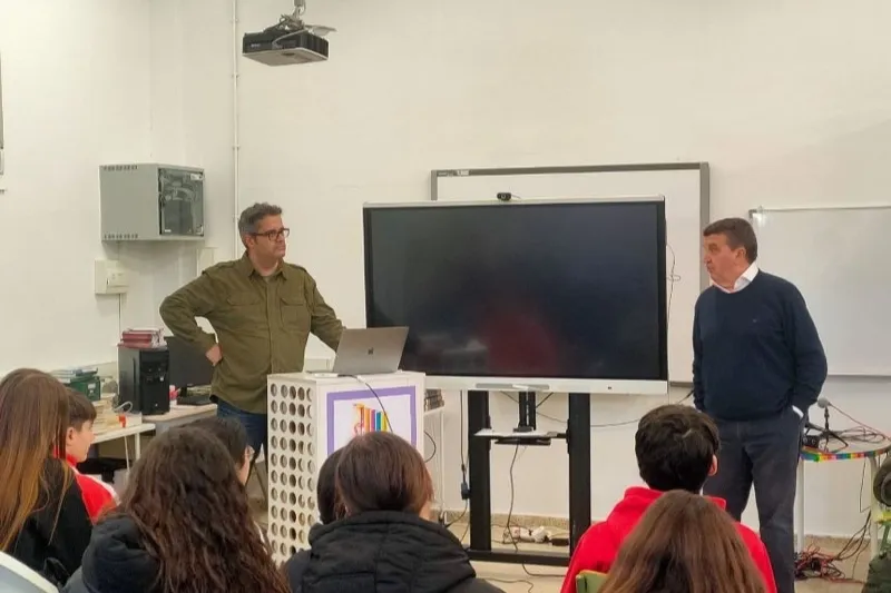 Tomas Hijo ofrecía una taller en el IES Germán Sánchez Ruipérez