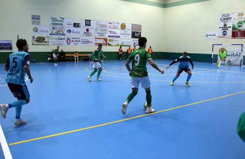 Foto 18 - Reparto de puntos en un partido de locura para el Piensos Dur&aacute;n Albense (4-4)