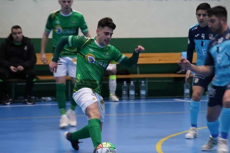 Foto 16 - Reparto de puntos en un partido de locura para el Piensos Dur&aacute;n Albense (4-4)
