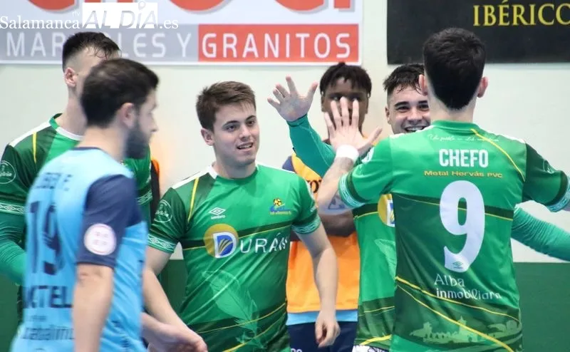 Foto 7 - Reparto de puntos en un partido de locura para el Piensos Dur&aacute;n Albense (4-4)