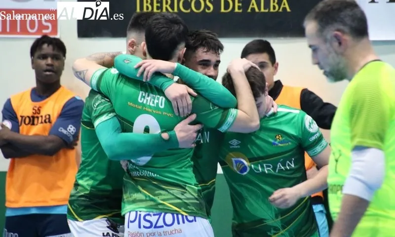 Foto 6 - Reparto de puntos en un partido de locura para el Piensos Dur&aacute;n Albense (4-4)