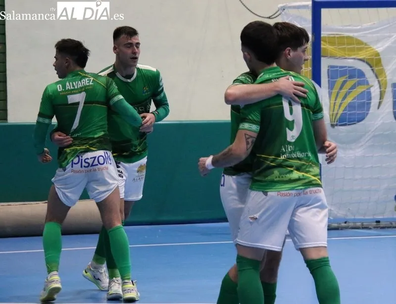 Foto 4 - Reparto de puntos en un partido de locura para el Piensos Dur&aacute;n Albense (4-4)