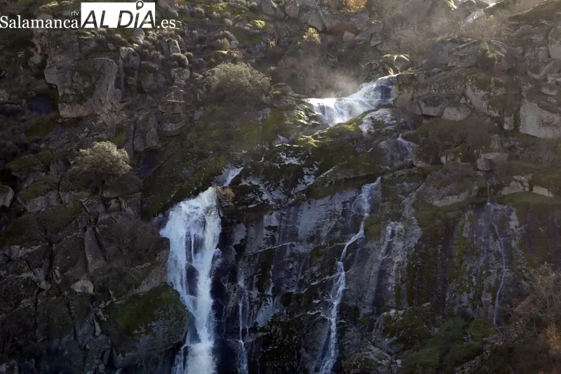 Cascada del Desgalgadero en Villarino de los Aires / CORRAL