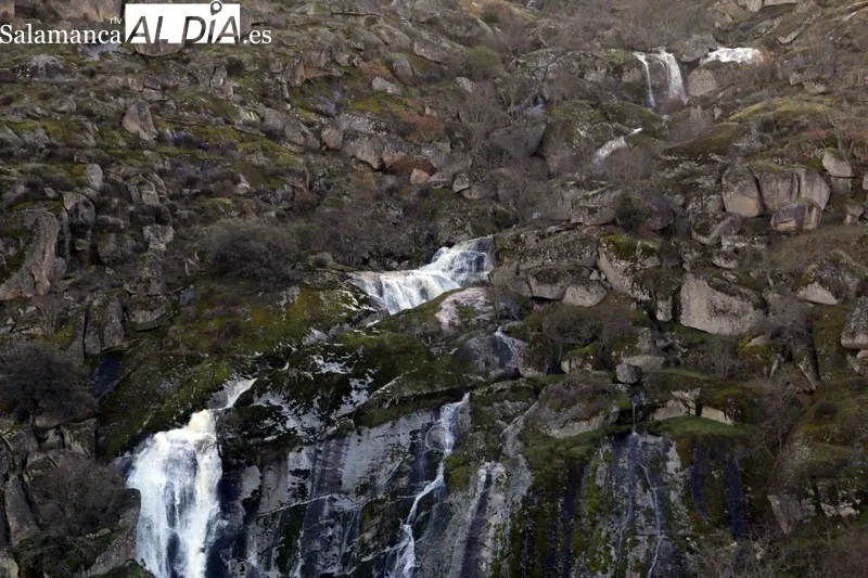 Cascada del Desgalgadero en Villarino de los Aires / CORRAL