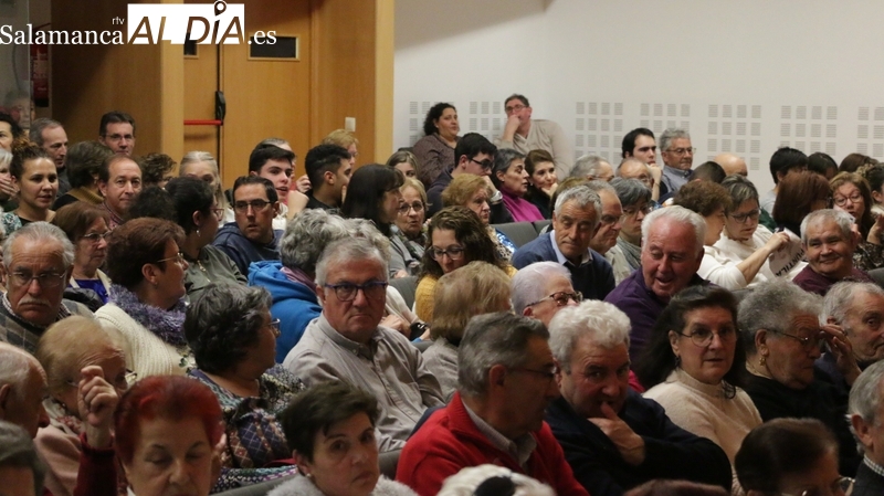 La Lengua Teatro llena el salón de actos del Centro Cultural de Vitigudino con la obra 'Puntila' / CORRAL
