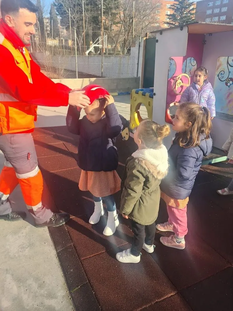 Cruz Roja visita el Colegio Antonio Machado.