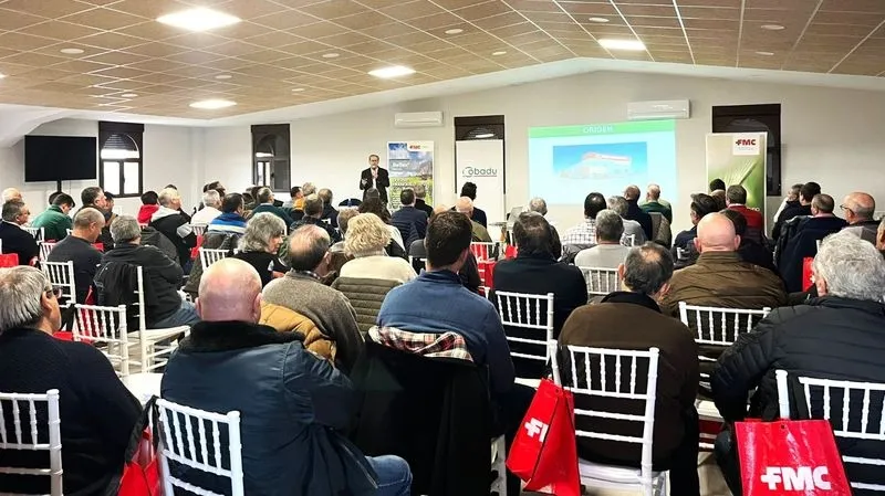 Foto 3 - M&aacute;s de 150 socios se dan cita en la jornada de puertas abiertas de Cobadu