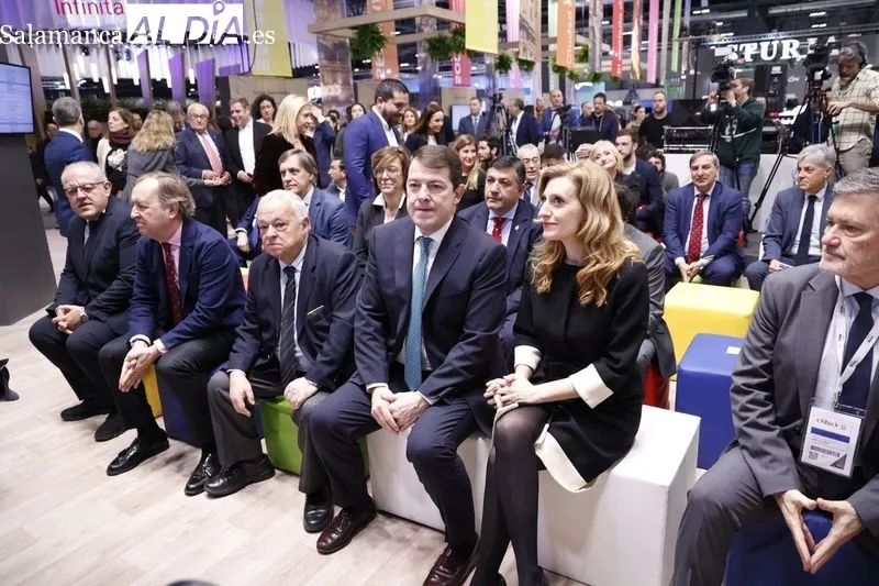 El presidente de la Junta de Castilla y León, Alfonso Fernández Mañueco, visita la 44ª edición de la Feria Internacional de Turismo, FITUR. Foto de David Sañudo