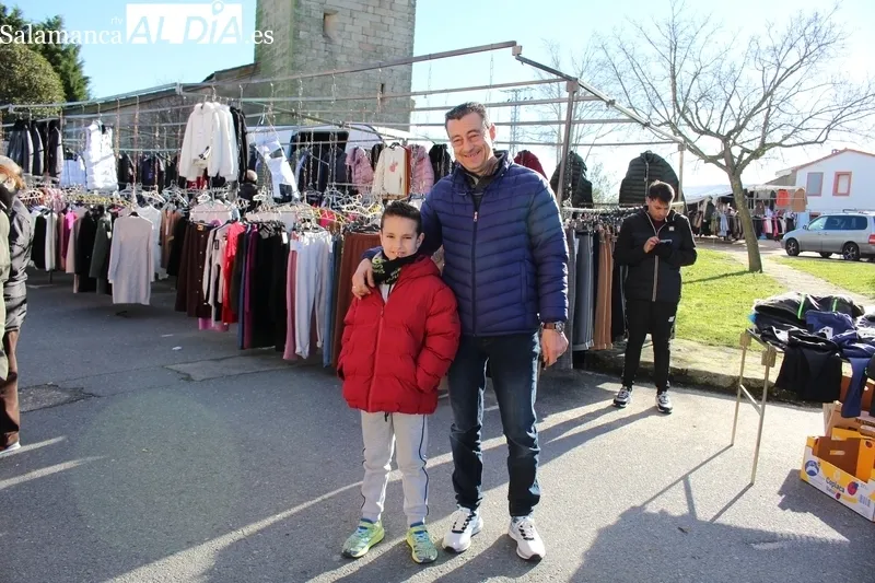 Primer mercadillo de 2024 en Trabanca / SILVESTRE