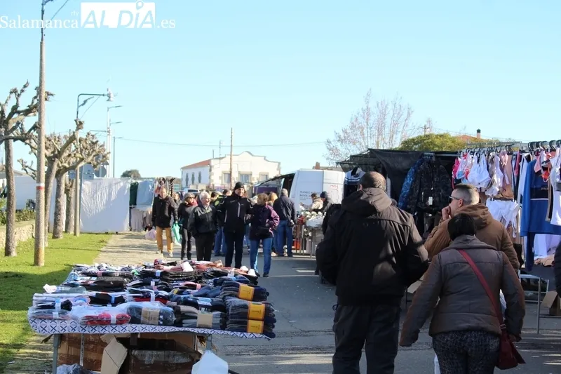 Primer mercadillo de 2024 en Trabanca / SILVESTRE