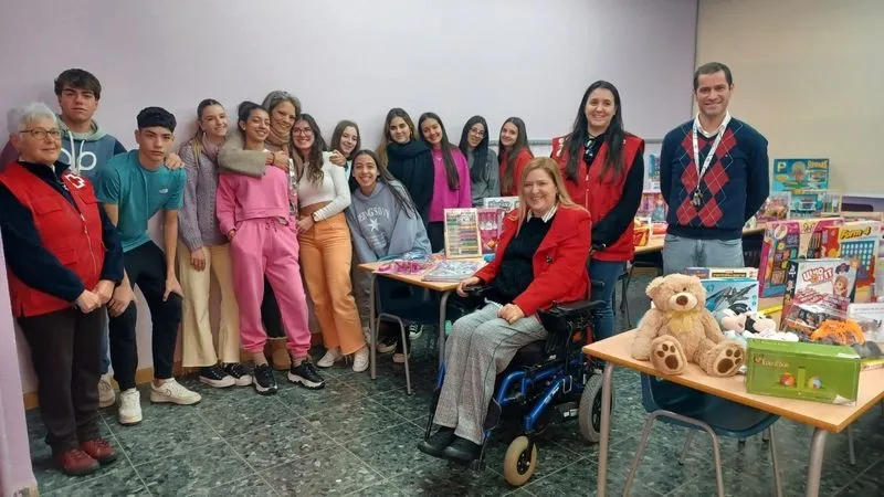 Foto 2 - Operaci&oacute;n kilo-litro-juguete en el colegio Calasanz