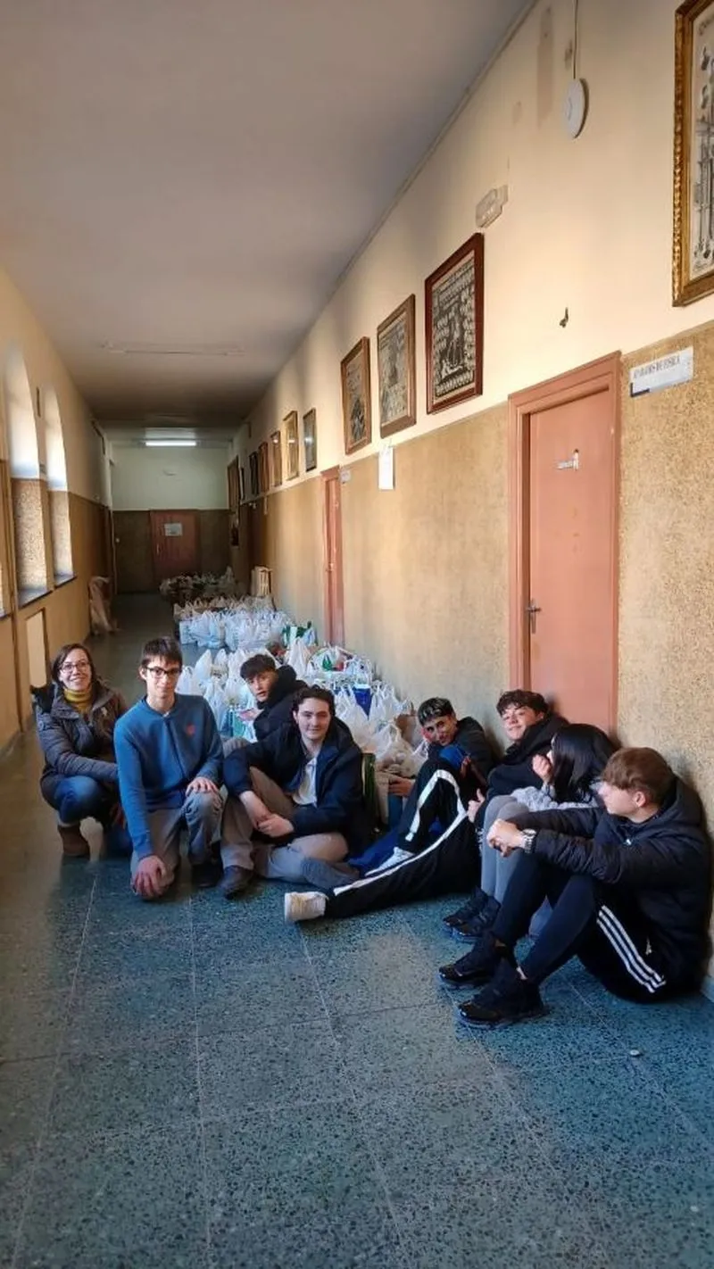 Foto 6 - Operaci&oacute;n kilo-litro-juguete en el colegio Calasanz