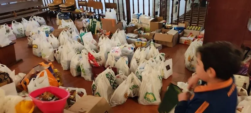 Foto 4 - Operaci&oacute;n kilo-litro-juguete en el colegio Calasanz