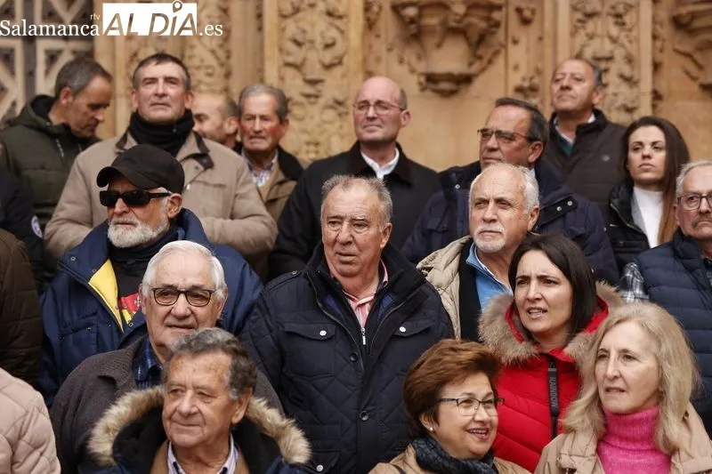 Lectura del manifiesto por la igualdad de los alcaldes del PP. Fotos: David Sañudo.